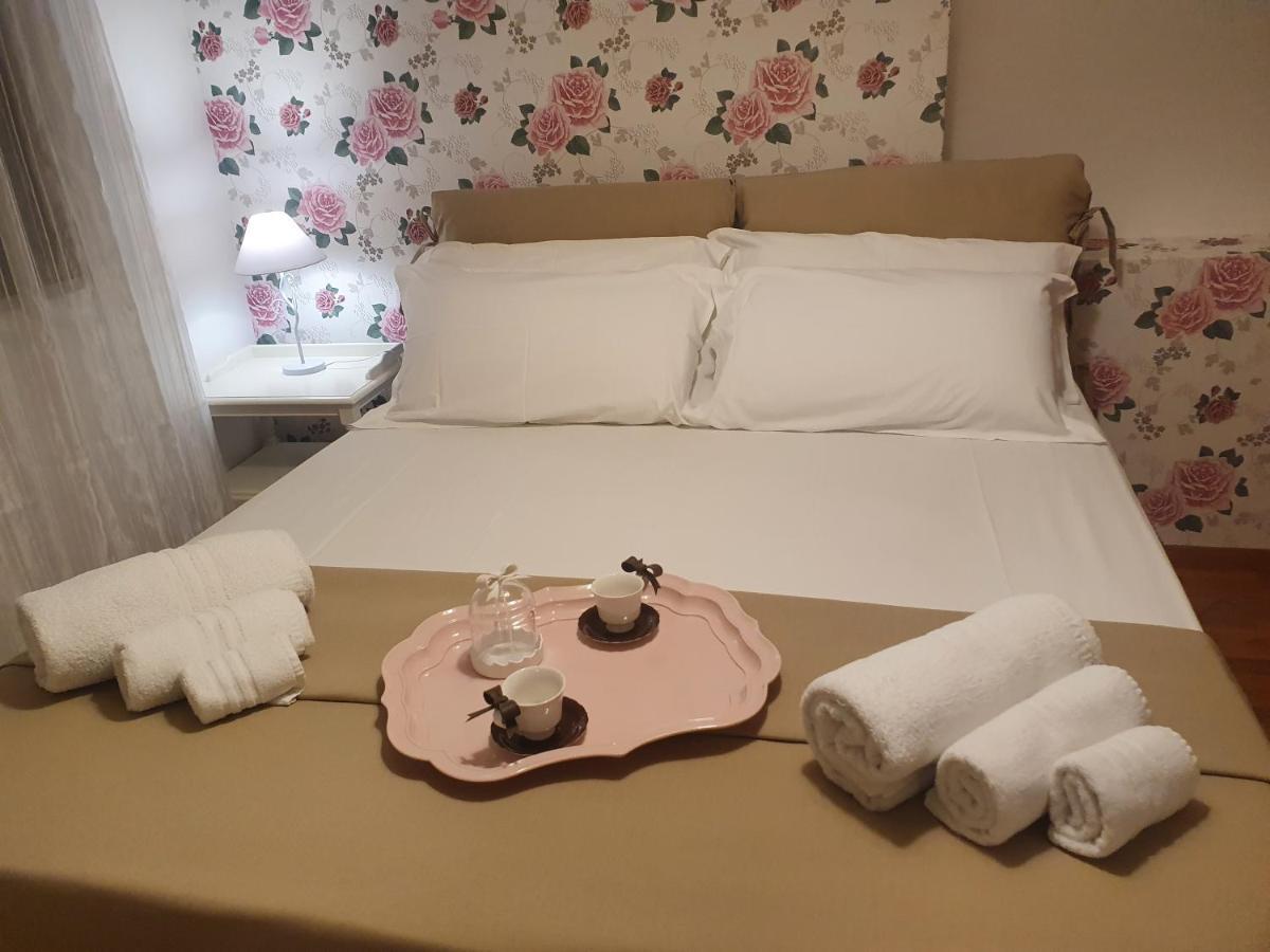 Casa Vacanze Aci Trezza In Front Of The Sea Ачи Кастело Екстериор снимка