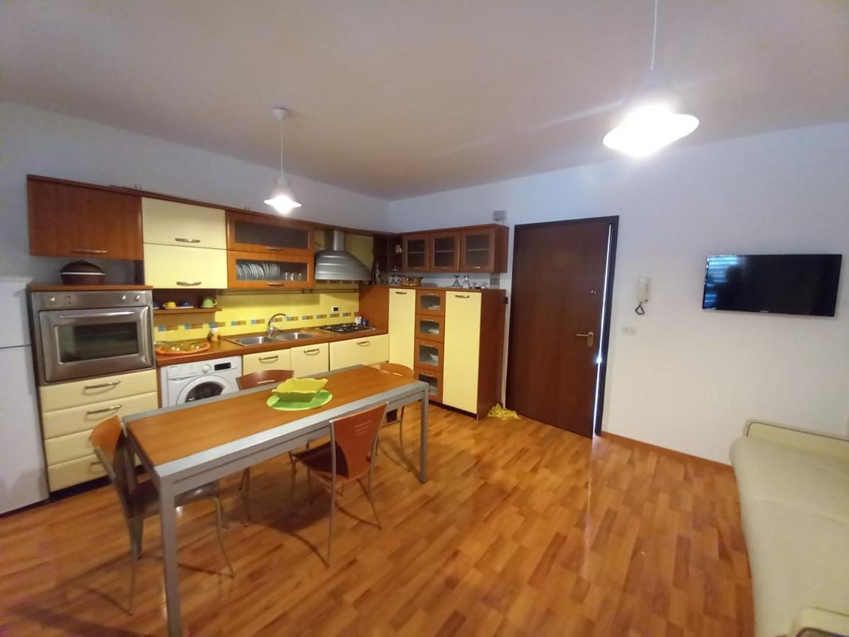 Casa Vacanze Aci Trezza In Front Of The Sea Ачи Кастело Екстериор снимка